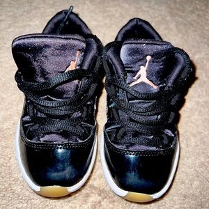 Jordan 11 Retro Low Bleach Coral TD